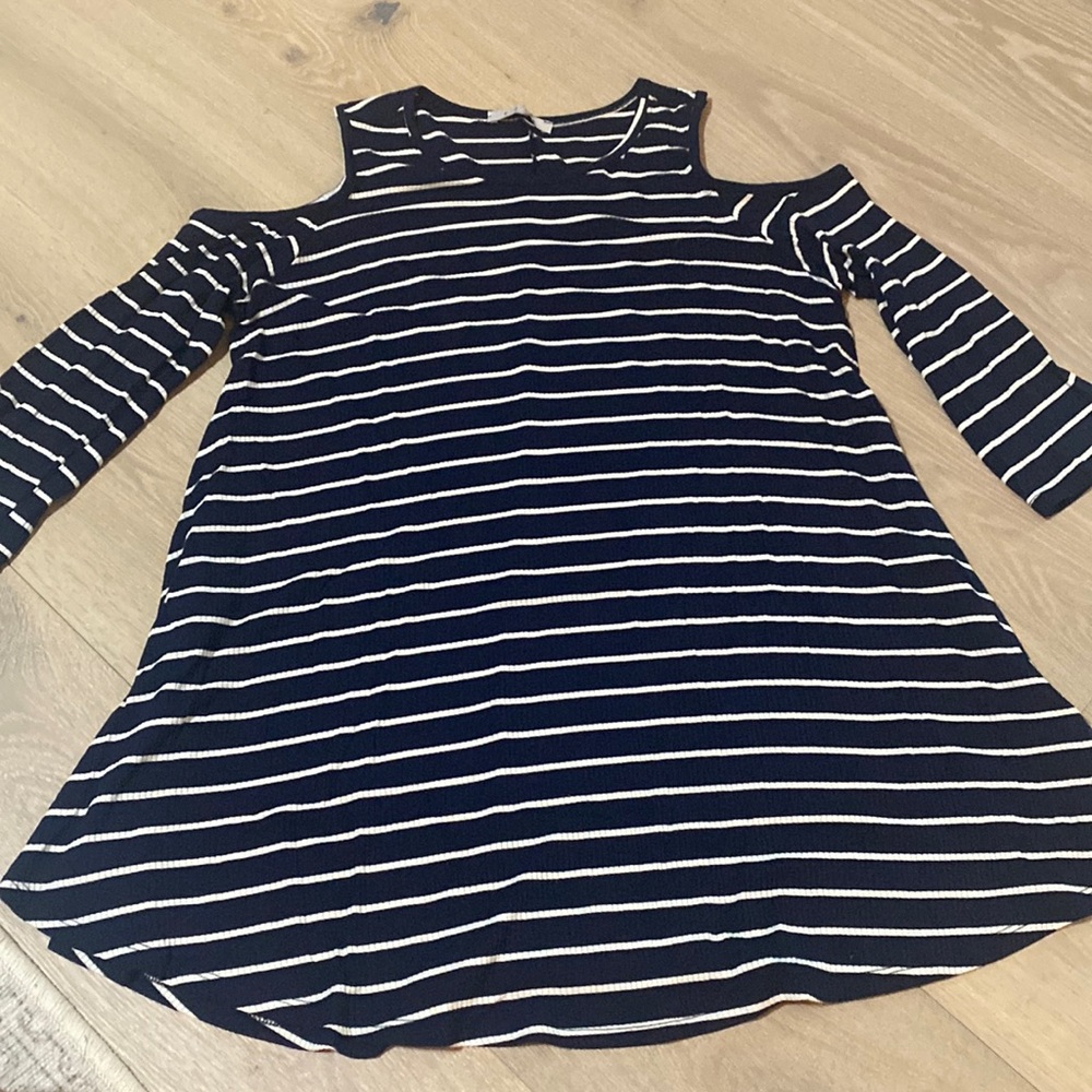 Ezra cold shoulder tunic